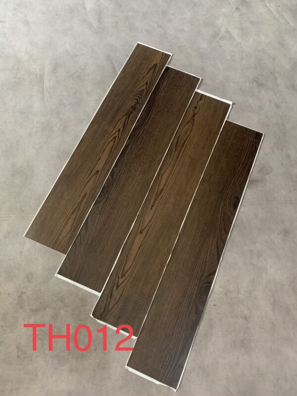 Sàn nhựa 2mm keo sẵn TH012